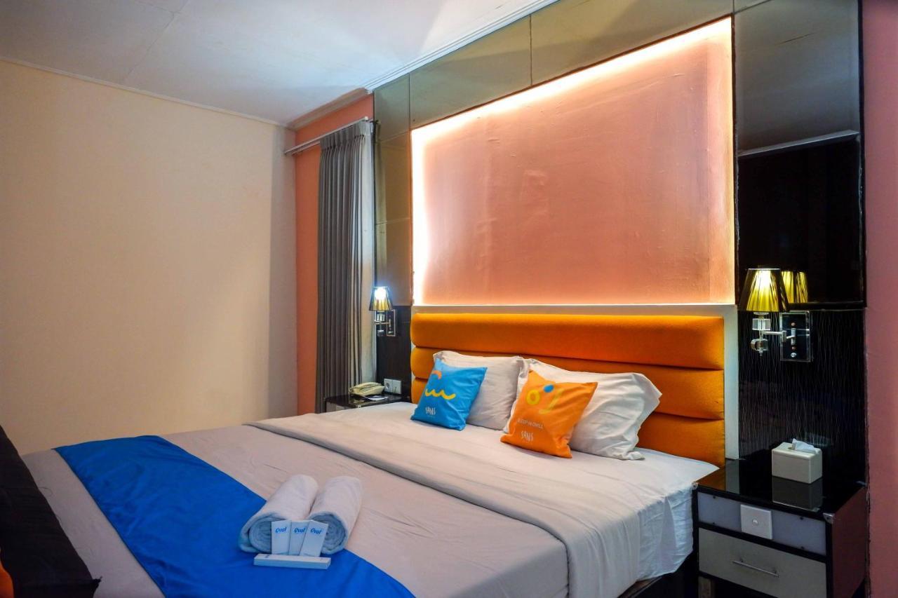 Sans Hotel International Surabaya Gubeng Екстериор снимка