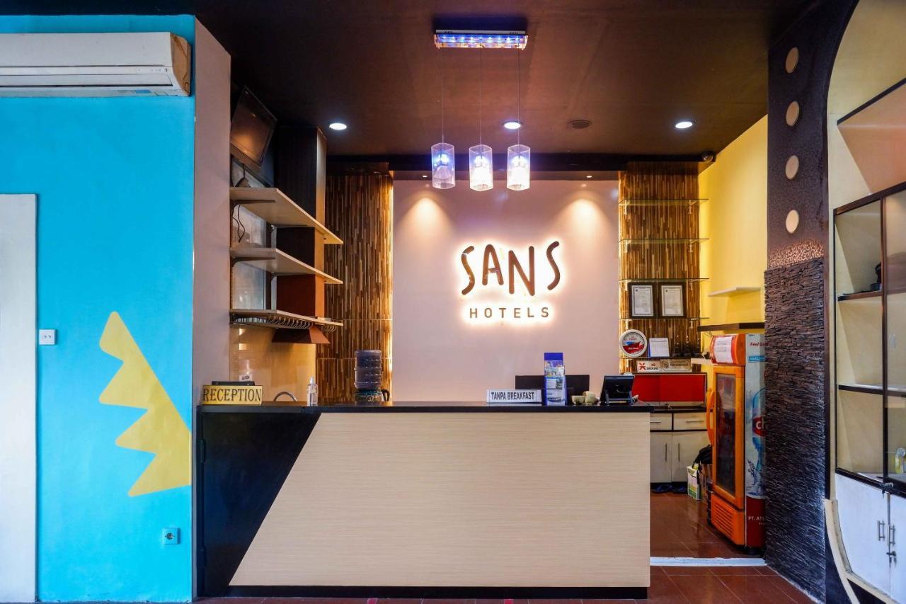 Sans Hotel International Surabaya Gubeng Екстериор снимка