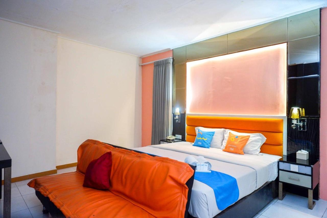 Sans Hotel International Surabaya Gubeng Екстериор снимка