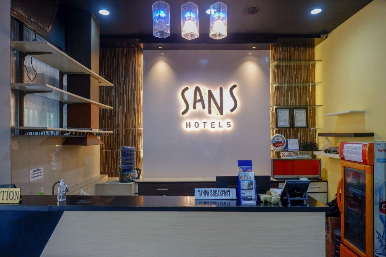 Sans Hotel International Surabaya Gubeng Екстериор снимка