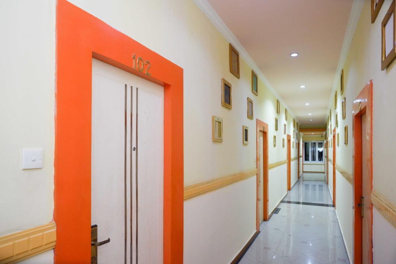 Sans Hotel International Surabaya Gubeng Екстериор снимка