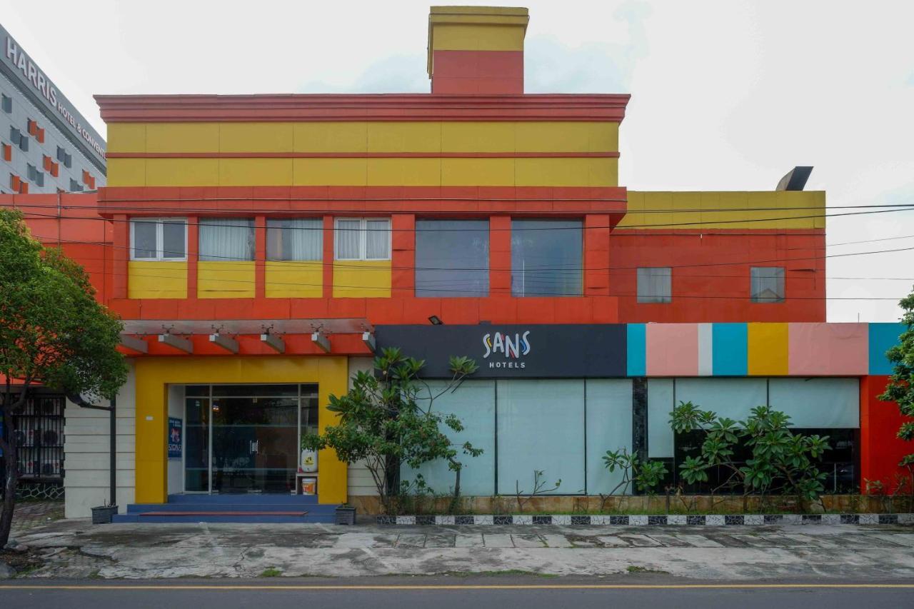 Sans Hotel International Surabaya Gubeng Екстериор снимка