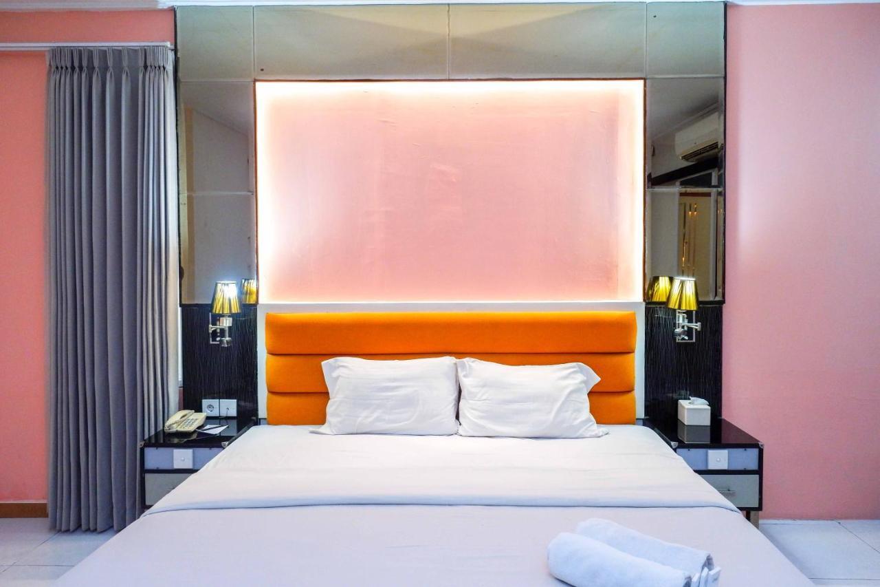 Sans Hotel International Surabaya Gubeng Екстериор снимка