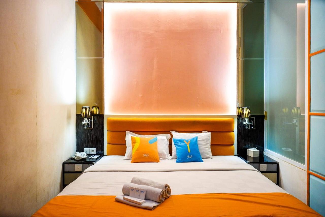 Sans Hotel International Surabaya Gubeng Екстериор снимка