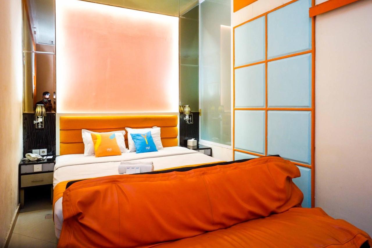 Sans Hotel International Surabaya Gubeng Екстериор снимка