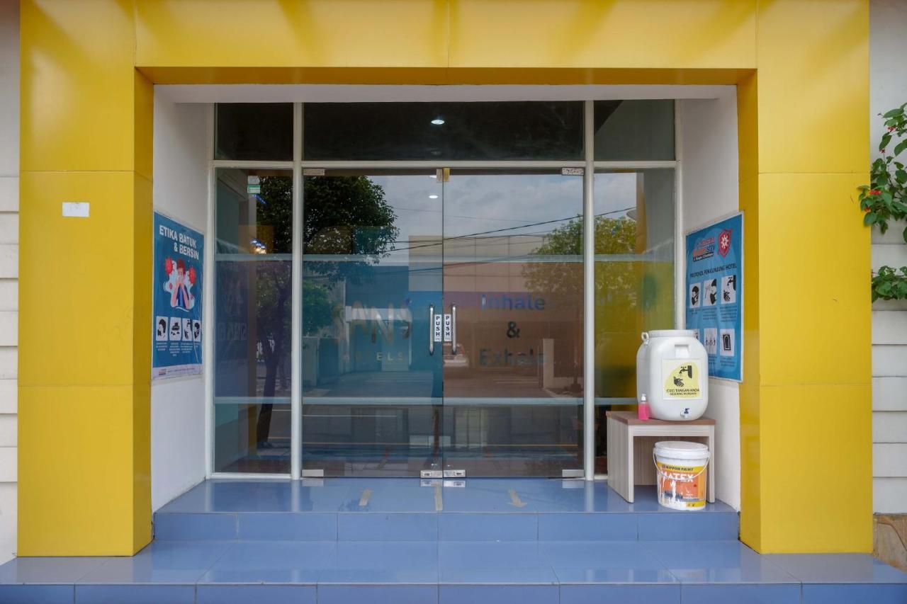 Sans Hotel International Surabaya Gubeng Екстериор снимка
